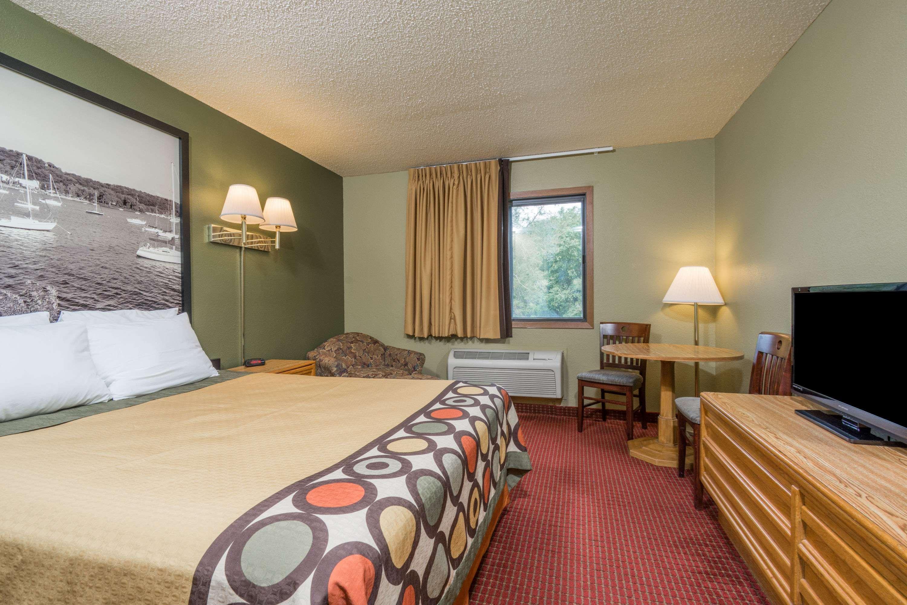 Super 8 By Wyndham Red Wing Hotel Eksteriør billede
