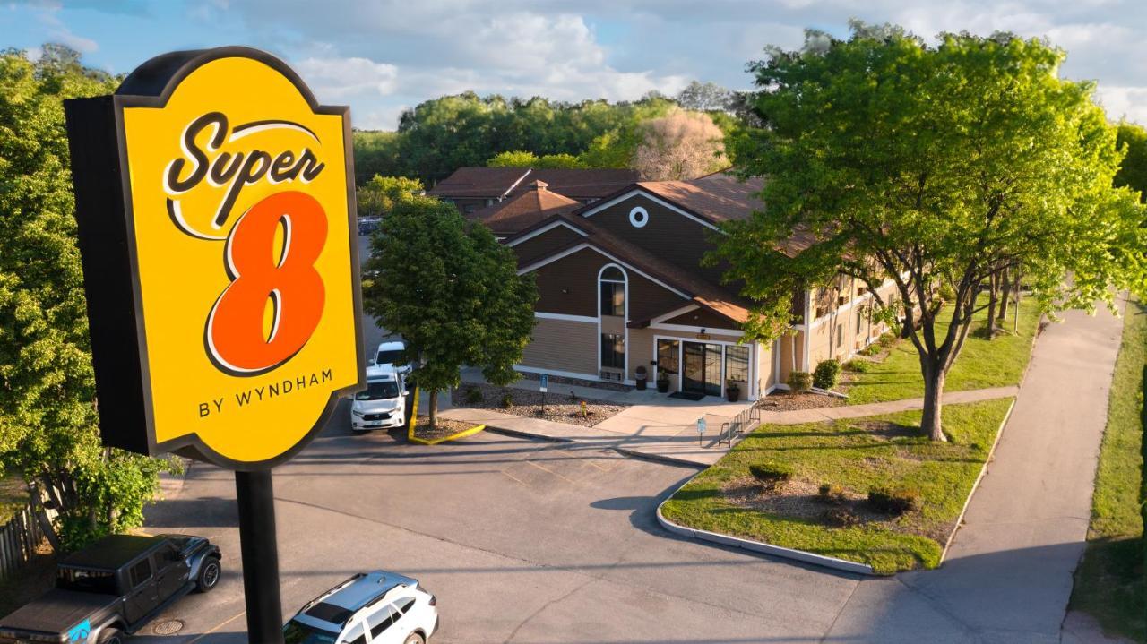 Super 8 By Wyndham Red Wing Hotel Eksteriør billede